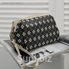 Косметичка дорожная «Грация», отдел на молнии, с ручкой, цвет чёрный