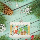 Подвеска новогодняя "Дед мороз в окошечке"