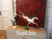 Скульптура «Белая лошадь с зеленой гривой» - изготовление на заказ